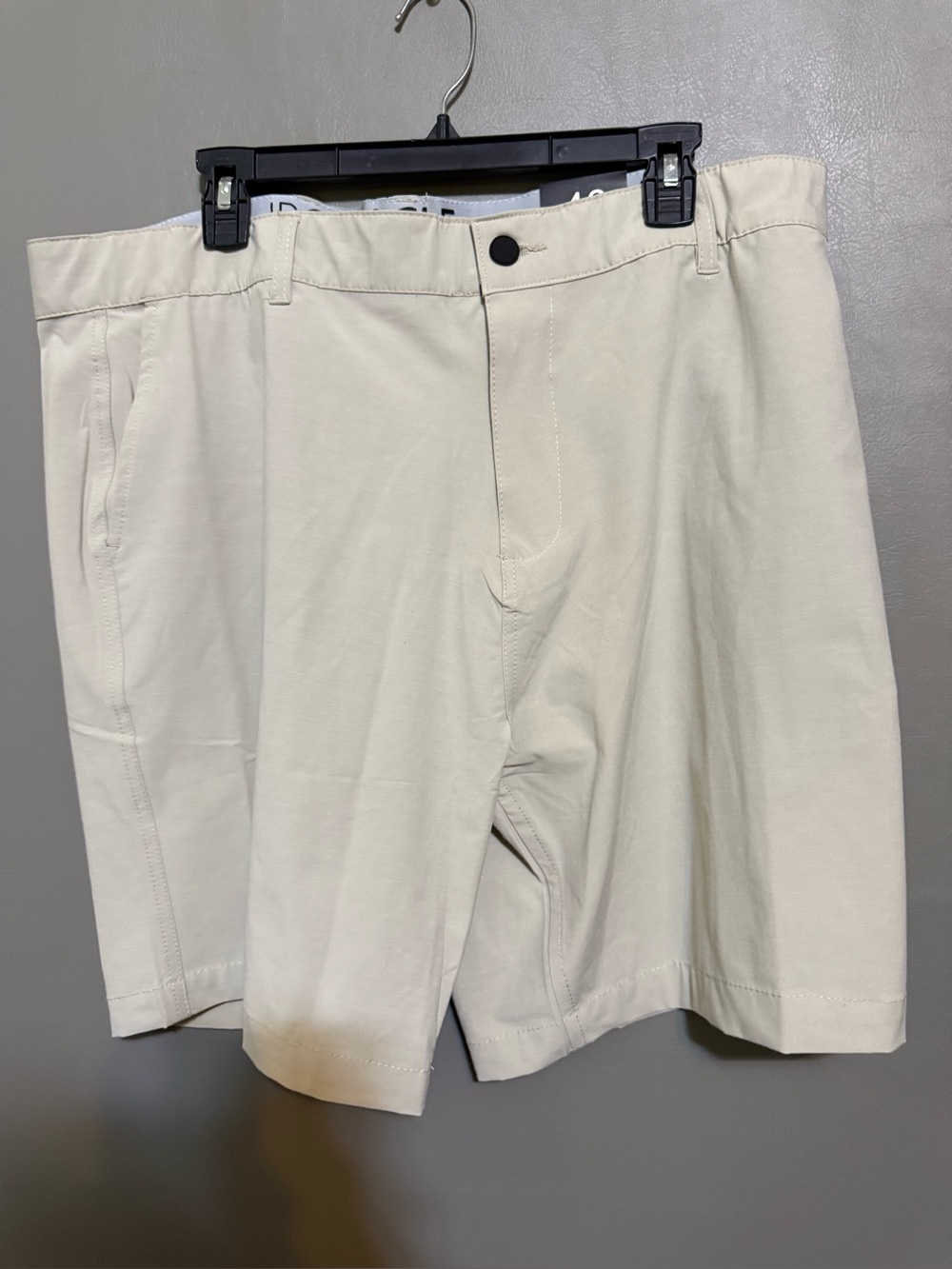 Iron Eagle Men’s Flat Front Golf  Shorts - light tan Sz 40
